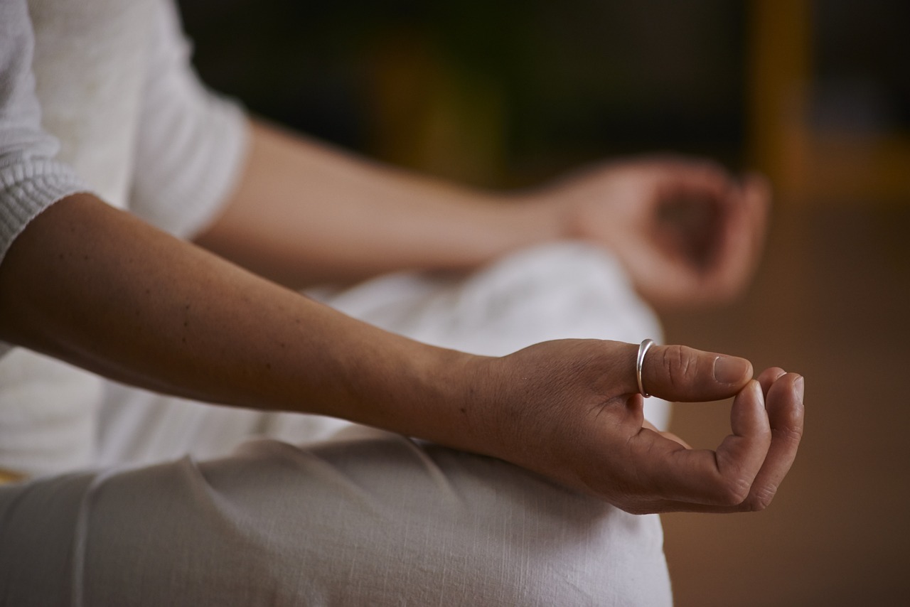  Découvrez les Bienfaits Incomparables du Yoga et Rejoignez la HappynYoga Academy pour une Transformation Complète 